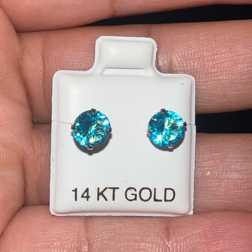 14k 7mm light blue Cz December gem Italian gold stud earrings
